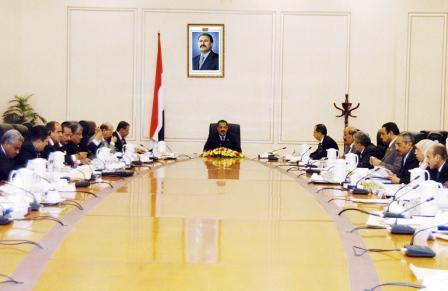 من اجتماع مجلس الوزراء برئاسة د. مجور أمس